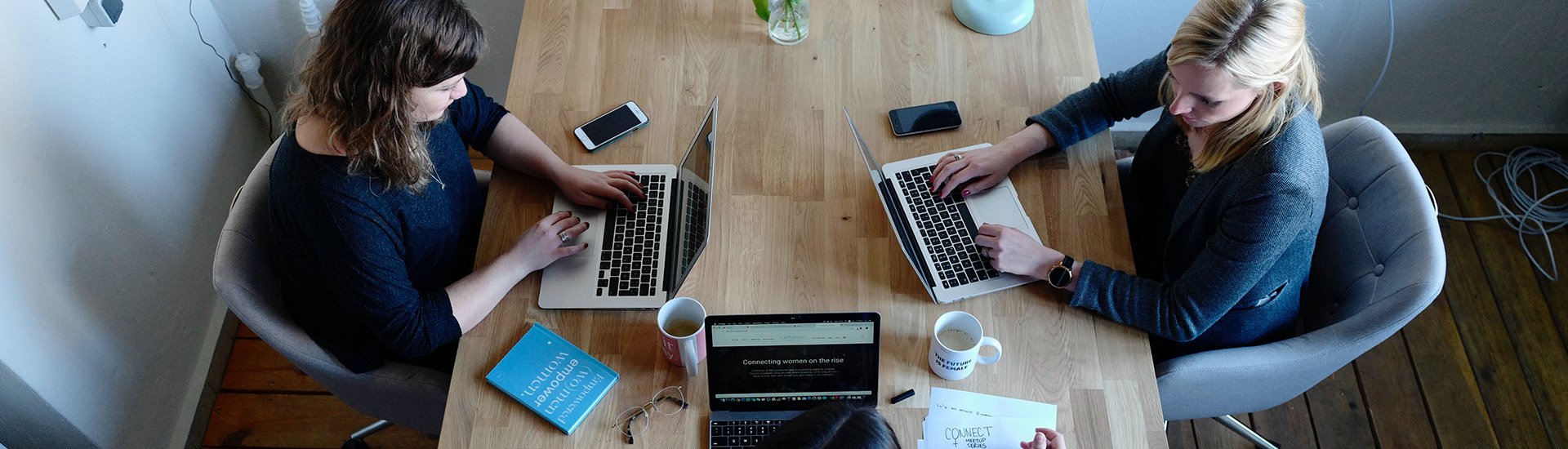 working-together-collaboration-laptops